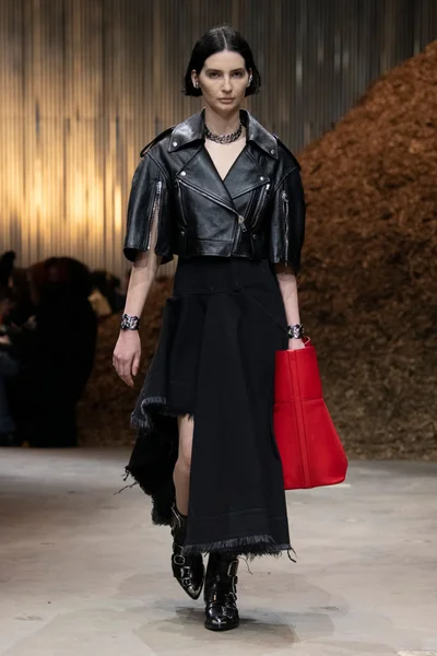 Look 19